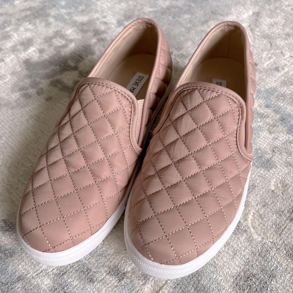 Steve Madden Quilted Pink Rose Size 8